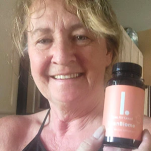 Sarah Mitchell feeling energized and satisfied after adding LeanBiome to her daily wellness routine